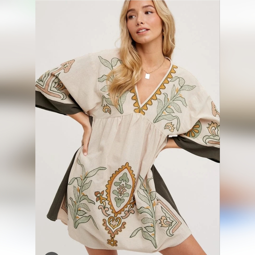 Sunday Up Boho Embroidered Babydoll Dress Cream and Sage Mini Dress Size Large